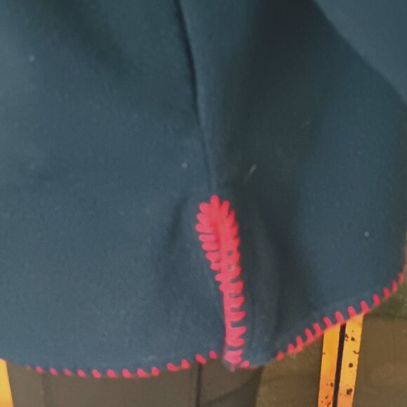 Embroidered Reindeer Sleigh Fleece Top M Blue Long Sleeve Shirt Red Trim - Picture 5 of 9